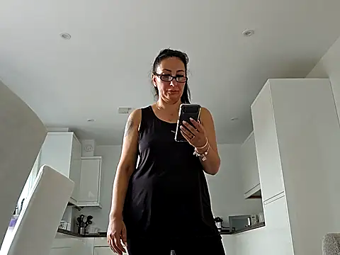 Misscorpion69 online show from October 2025 12:05:01 PM