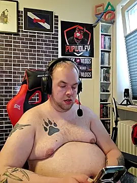 Snapshot of PupW0lfy chatting on January 2025 03:29:02 PM PupW0lfy online show from January 2025 03:29:02 PM