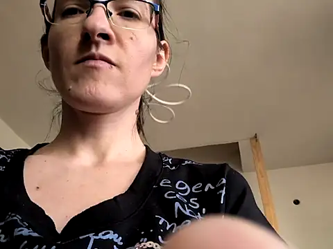 Milky hairy mommy online show from February 2025 10:42:02 AM