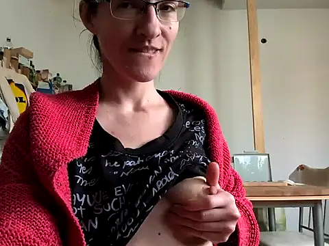 Milky hairy mommy online show from February 2025 12:10:02 PM