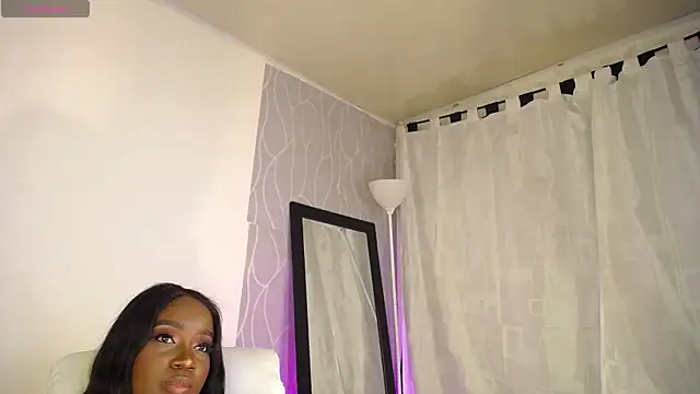 Snapshot of Britanymooree chatting on December 2024 10:02:02 PM Britanymooree online show from December 2024 10:02:02 PM