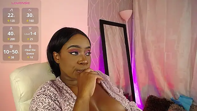 Snapshot of Britanymooree chatting on March 2025 09:02:02 PM Britanymooree online show from March 2025 09:02:02 PM