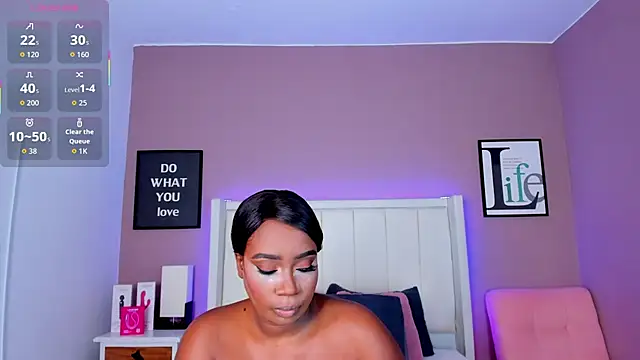 Snapshot of Britanymooree chatting on October 2025 07:49:02 PM Britanymooree online show from October 2025 07:49:02 PM