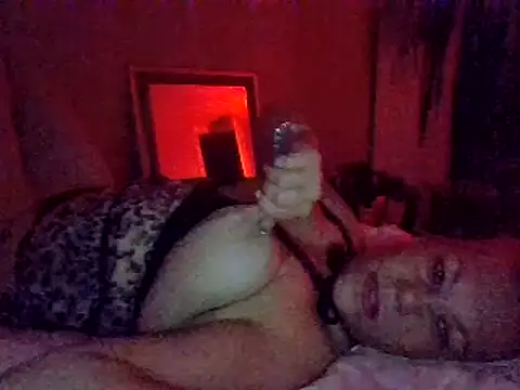 Snapshot of BadGal4480 chatting on December 2024 07:05:01 AM BadGal4480 online show from December 2024 07:05:01 AM