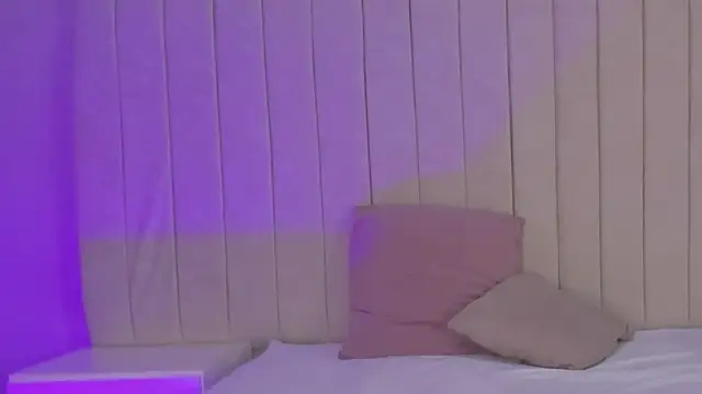 Littleolivia  online show from February 2025 03:57:02 PM