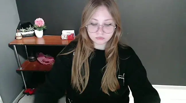 lady minx online show from December 2024 07:50:01 AM