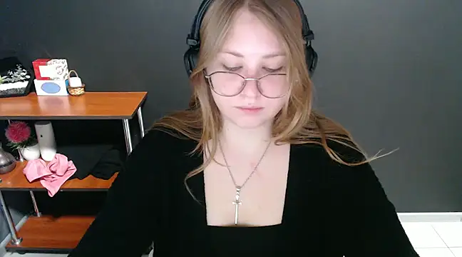 lady minx online show from January 2025 11:05:02 AM