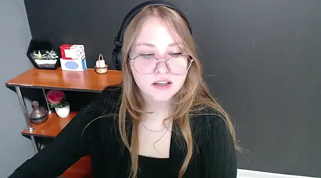 lady minx online show from January 2025 10:52:01 AM