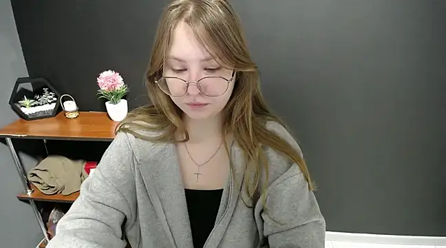 lady minx online show from February 2025 07:32:02 AM