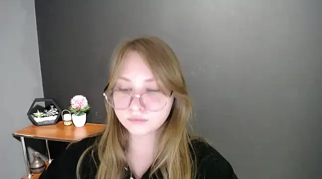 lady minx online show from February 2025 10:26:01 AM