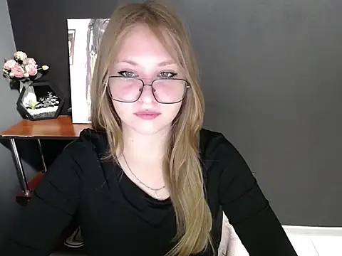 lady minx online show from October 2025 06:56:01 AM