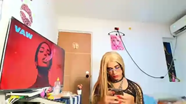 mia foxts online show from May 2026 09:59:01 AM