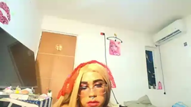 mia foxts online show from June 2026 08:20:02 AM