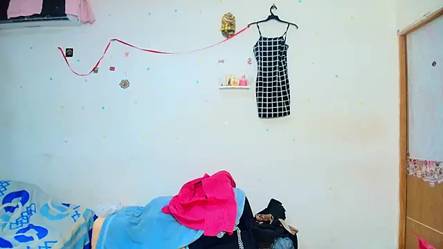mia foxts online show from July 2026 07:34:02 AM