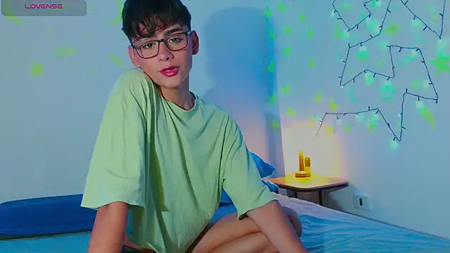 Snapshot of arnold_laurent_ chatting on January 2025 09:41:02 PM arnold laurent online show from January 2025 09:41:02 PM