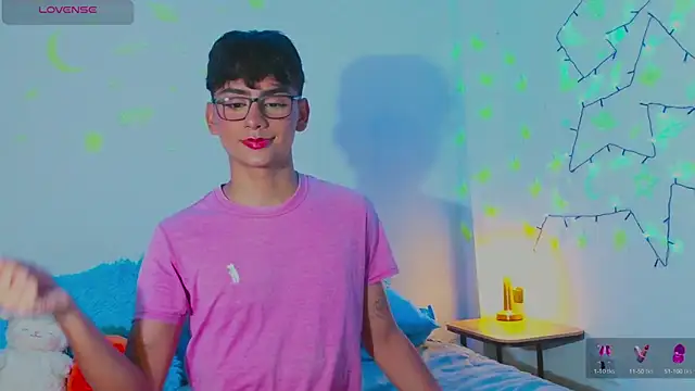 Snapshot of arnold_laurent_ chatting on January 2025 09:03:01 PM arnold laurent online show from January 2025 09:03:01 PM