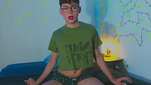 Snapshot of arnold_laurent_ chatting on January 2025 11:34:02 PM arnold laurent online show from January 2025 11:34:02 PM