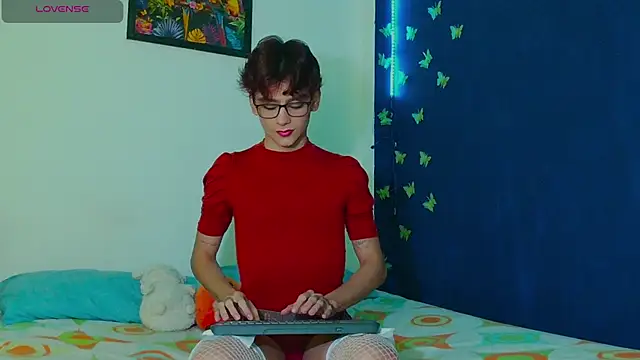 Snapshot of arnold_laurent_ chatting on October 2025 06:03:02 AM arnold laurent online show from October 2025 06:03:02 AM