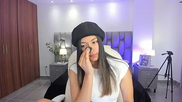 Snapshot of Abella_ruiz chatting on February 2025 01:19:02 PM Abella ruiz online show from February 2025 01:19:02 PM