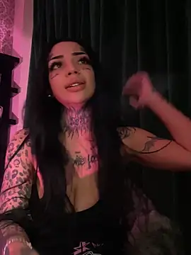 Snapshot of CreamyInkky_ chatting on December 2024 11:44:01 AM CreamyInkky online show from December 2024 11:44:01 AM