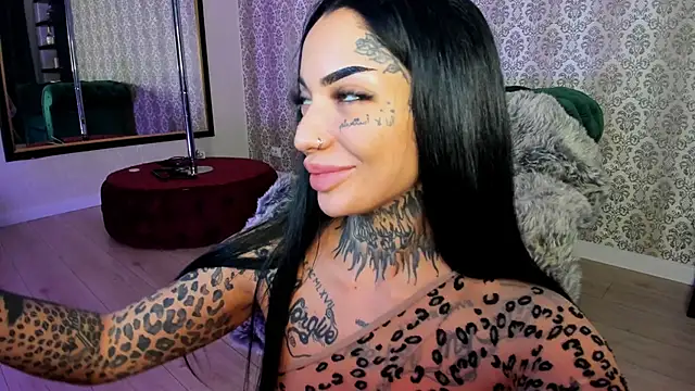 Snapshot of CreamyInkky_ chatting on December 2024 12:14:02 PM CreamyInkky online show from December 2024 12:14:02 PM