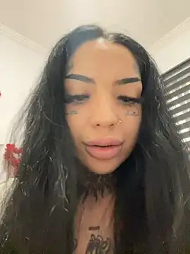 Snapshot of CreamyInkky_ chatting on December 2024 01:49:02 PM CreamyInkky online show from December 2024 01:49:02 PM