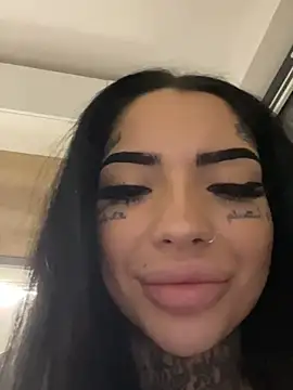 Snapshot of CreamyInkky_ chatting on January 2025 09:08:02 PM CreamyInkky online show from January 2025 09:08:02 PM