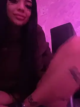 Snapshot of CreamyInkky_ chatting on January 2025 03:28:02 PM CreamyInkky online show from January 2025 03:28:02 PM