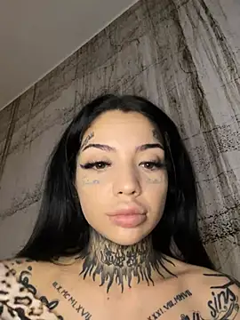 Snapshot of CreamyInkky_ chatting on January 2025 04:03:01 PM CreamyInkky online show from January 2025 04:03:01 PM