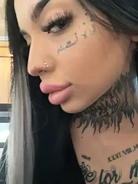 Snapshot of CreamyInkky_ chatting on January 2025 12:54:01 PM CreamyInkky online show from January 2025 12:54:01 PM