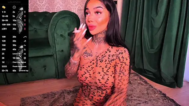 Snapshot of CreamyInkky_ chatting on January 2025 08:36:01 AM CreamyInkky online show from January 2025 08:36:01 AM