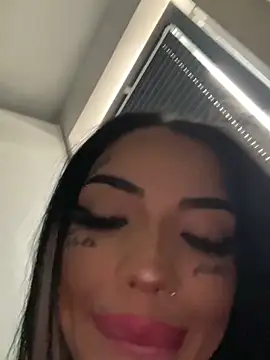 Snapshot of CreamyInkky_ chatting on February 2025 12:35:02 PM CreamyInkky online show from February 2025 12:35:02 PM