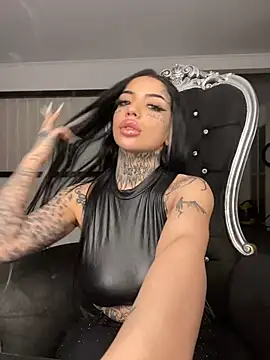 Snapshot of CreamyInkky_ chatting on February 2025 07:29:02 AM CreamyInkky online show from February 2025 07:29:02 AM