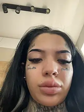 Snapshot of CreamyInkky_ chatting on February 2025 11:43:01 AM CreamyInkky online show from February 2025 11:43:01 AM