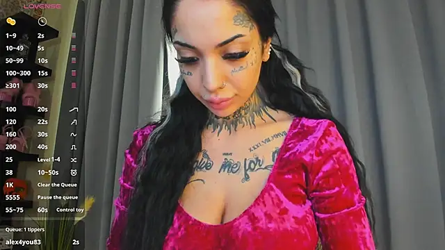 Snapshot of CreamyInkky_ chatting on March 2025 01:07:02 PM CreamyInkky online show from March 2025 01:07:02 PM