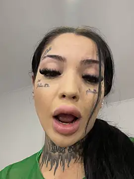 Snapshot of CreamyInkky_ chatting on September 2025 02:55:02 AM CreamyInkky online show from September 2025 02:55:02 AM