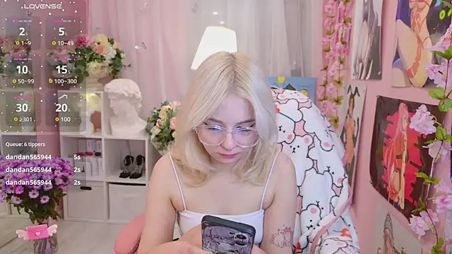 Coconut Mia online show from February 2025 01:16:02 AM