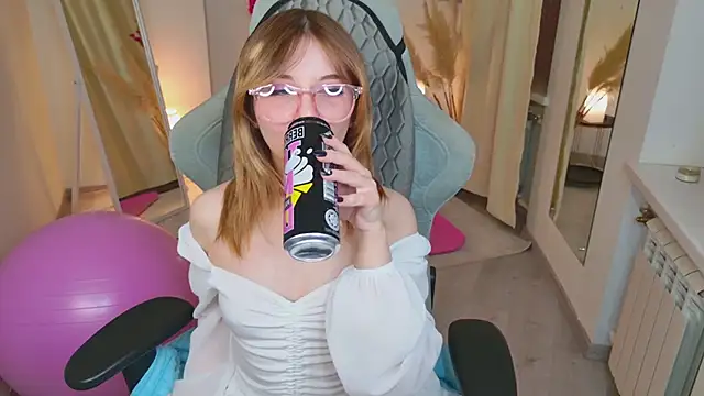 Coconut Mia online show from June 2026 02:53:01 AM