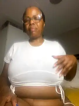 Nomthie online show from September 2025 08:43:01 PM