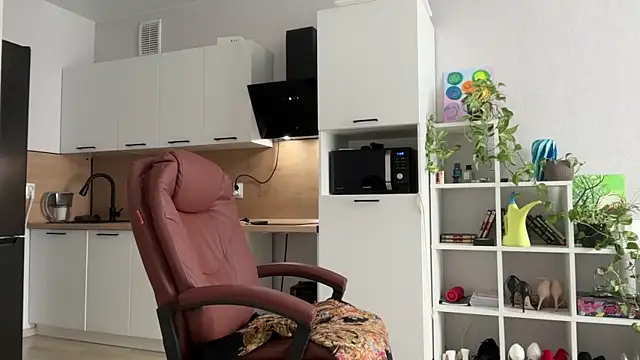 Snapshot of Victoria1Love chatting on January 2026 11:37:02 AM Victoria1Love online show from January 2026 11:37:02 AM