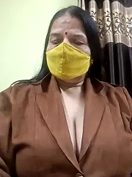 Snapshot of IndianAngle chatting on December 2025 08:14:01 PM IndianAngle online show from December 2025 08:14:01 PM