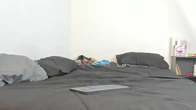 Snapshot of evanandsunny chatting on December 2024 10:39:02 PM evanandsunny online show from December 2024 10:39:02 PM