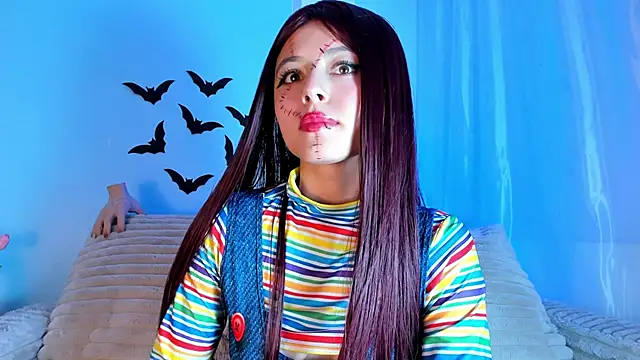 Snapshot of EmilyWithe chatting on October 2025 11:27:01 PM EmilyWithe online show from October 2025 11:27:01 PM