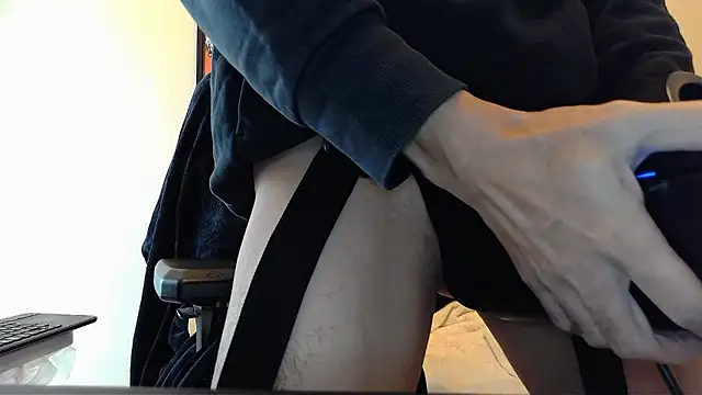 Snapshot of cho_aniki chatting on November 2025 03:04:01 AM cho aniki online show from November 2025 03:04:01 AM