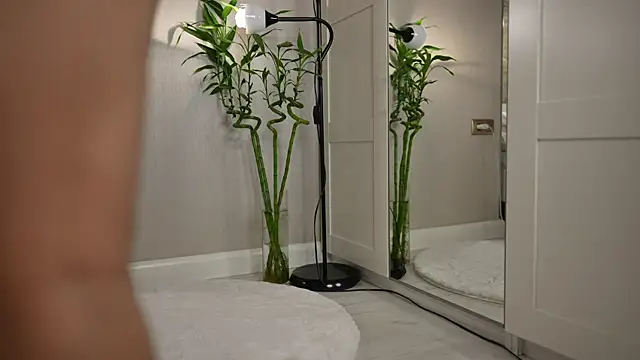 Snapshot of ValerieHill chatting on January 2025 08:37:02 PM ValerieHill online show from January 2025 08:37:02 PM