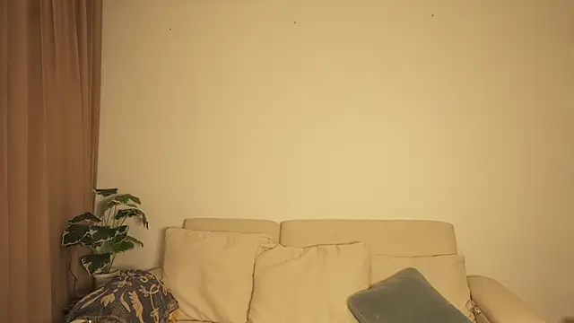 Snapshot of ValerieHill chatting on February 2025 11:33:02 PM ValerieHill online show from February 2025 11:33:02 PM