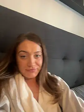 Pollypearson online show from December 2025 12:21:02 PM