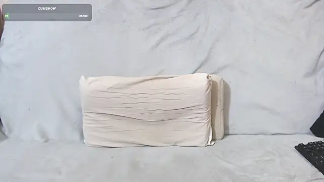 Snapshot of qustci-couple chatting on March 2025 02:01:02 AM qustci-couple online show from March 2025 02:01:02 AM