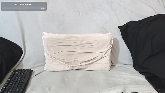 Snapshot of qustci-couple chatting on March 2025 08:42:01 PM qustci-couple online show from March 2025 08:42:01 PM