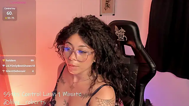 Snapshot of LilyRobertts chatting on February 2025 03:02:02 AM LilyRobertts online show from February 2025 03:02:02 AM